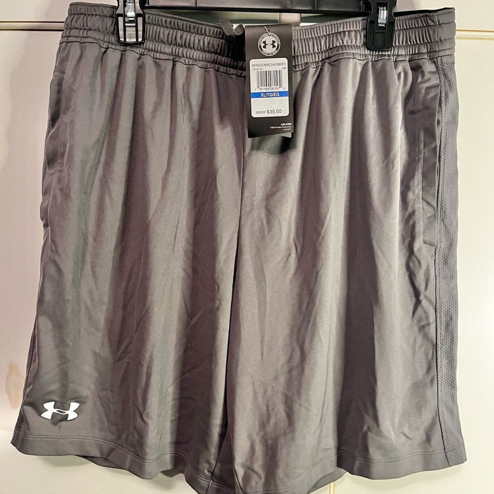 Under Armour  Heat Gear Fitted XL Gray. NWT. Shorts.